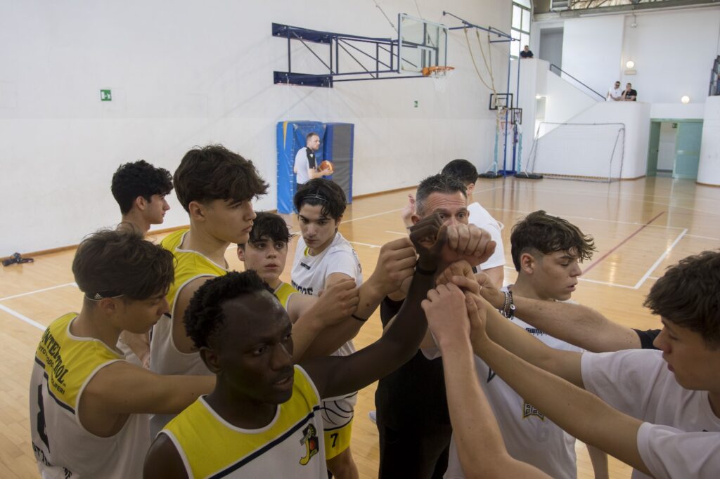 squadra under17 gold bottegone basket junior
